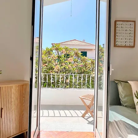 홈스테이 Sunny Double In 4br With Ac, Sea View Balcony, Workspace 푼샬