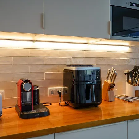 홈스테이 Sunny Double In 4br With Ac, Sea View Balcony, Workspace *