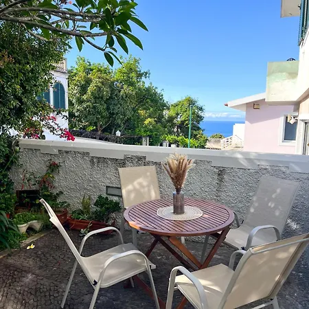 Sunny Double In 4br With Ac, Sea View Balcony, Workspace 홈스테이 푼샬