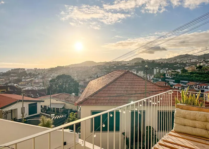 Sunny Double In 4br With Ac, Sea View Balcony, Workspace 民宿