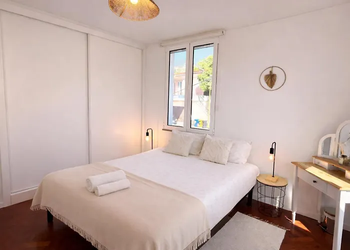 民宿 Sunny Double In 4br With Ac, Sea View Balcony, Workspace 丰沙尔