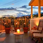 Sunny Double In 4br With Ac, Sea View Balcony, Workspace Alloggio in famiglia Funchal (Madeira)