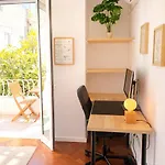 Sunny Double In 4br With Ac, Sea View Balcony, Workspace Alloggio in famiglia Funchal (Madeira)