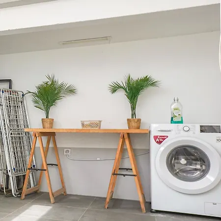 Sunny Double In 4br With Ac, Sea View Balcony, Workspace Проживание в семье