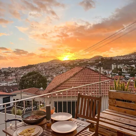 Séjour chez l'habitant Sunny Double In 4br With Ac, Sea View Balcony, Workspace Funchal (Madeira)