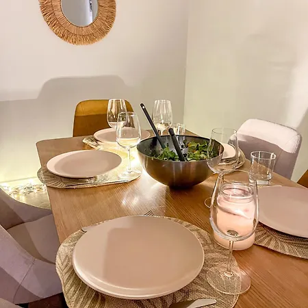 Sunny Double In 4br With Ac, Sea View Balcony, Workspace * Funchal (Madeira)