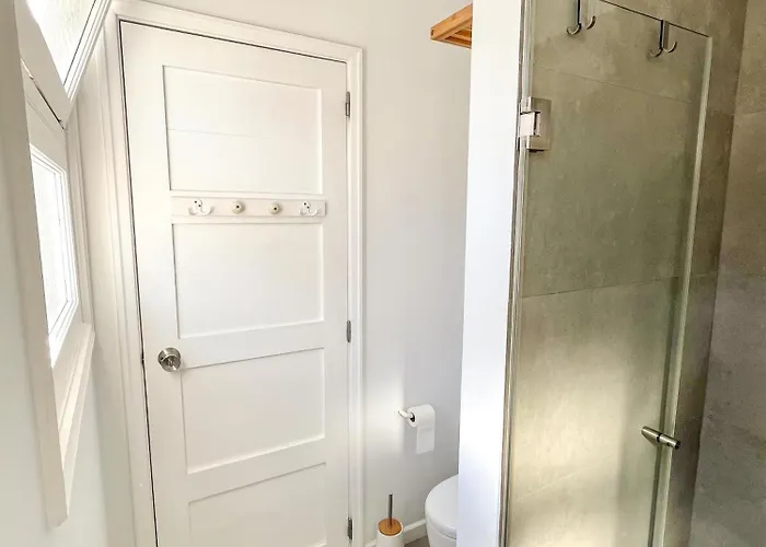 Sunny Double In 4br With Ac, Sea View Balcony, Workspace