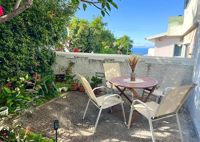 Sunny Double In 4br With Ac, Sea View Balcony, Workspace * Funchal (Madeira)