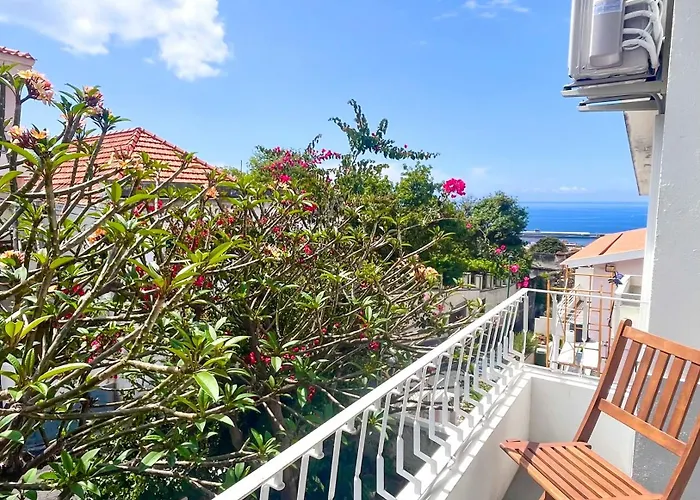 Sunny Double In 4br With Ac, Sea View Balcony, Workspace * Funchal (Madeira)