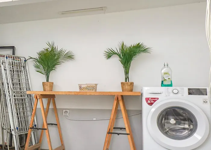 Sunny Double In 4br With Ac, Sea View Balcony, Workspace Privatunterkunft