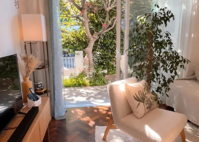 Ubytování v soukromí Sunny Double In 4br With Ac, Sea View Balcony, Workspace Funchal (Madeira)