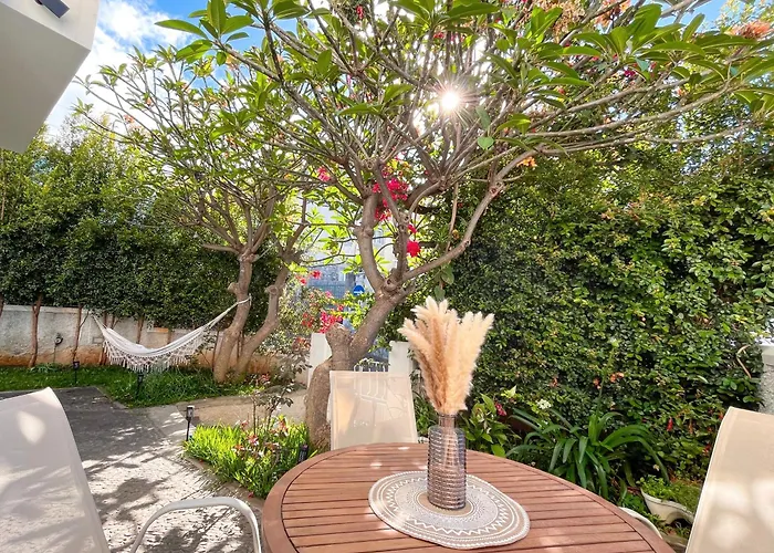 Ubytování v soukromí Sunny Double In 4br With Ac, Sea View Balcony, Workspace Funchal (Madeira)