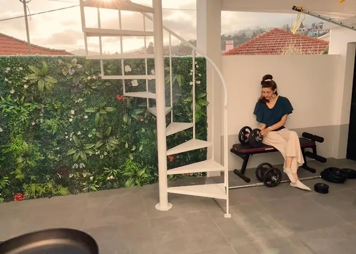 Ubytování v soukromí Sunny Double In 4br With Ac, Sea View Balcony, Workspace Funchal (Madeira)