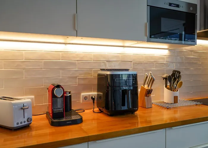 Ubytování v soukromí Sunny Double In 4br With Ac, Sea View Balcony, Workspace *