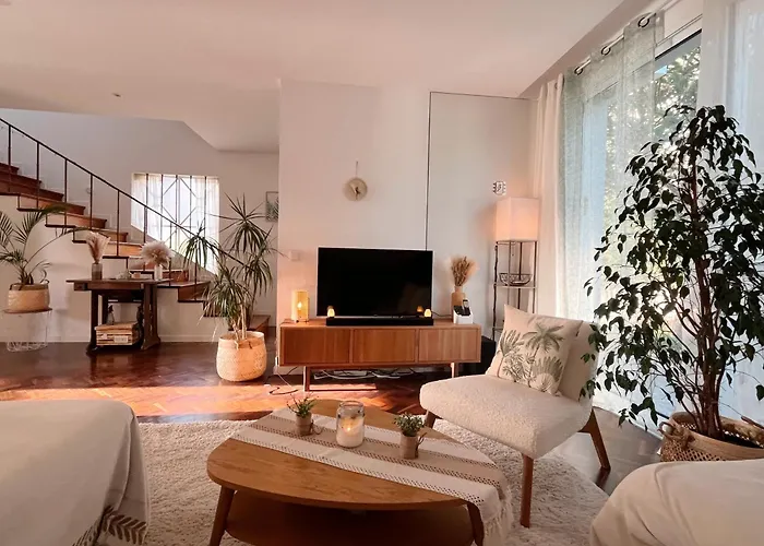 Sunny Double In 4br With Ac, Sea View Balcony, Workspace Ubytování v soukromí Funchal (Madeira)