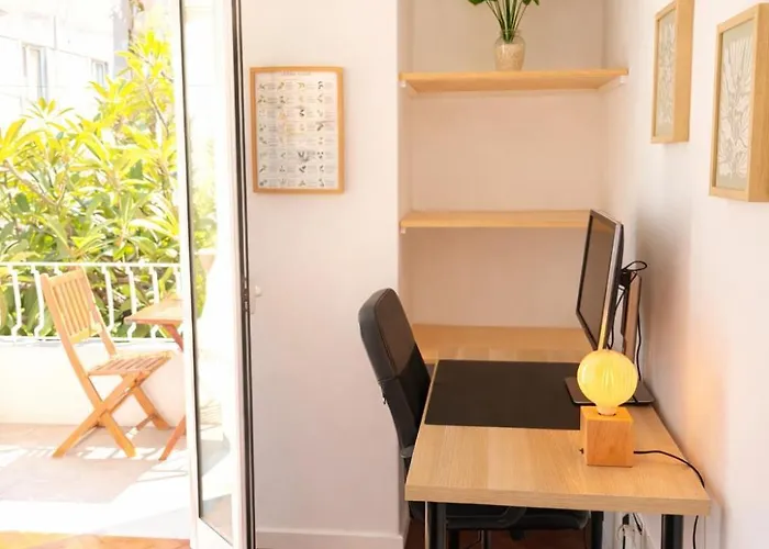 Sunny Double In 4br With Ac, Sea View Balcony, Workspace Ubytování v soukromí Funchal (Madeira)