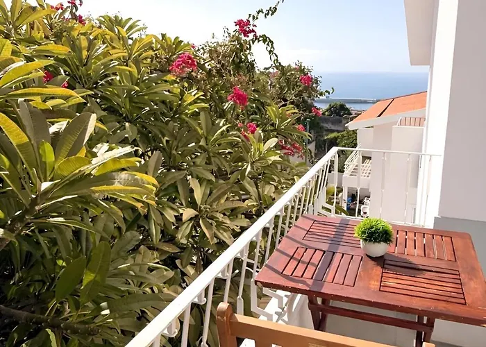 Homestay Sunny Double In 4br With Ac, Sea View Balcony, Workspace *