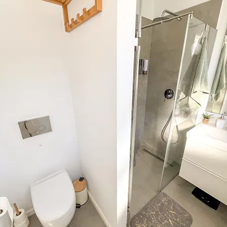 בית אירוח Sunny Double In 4br With Ac, Sea View Balcony, Workspace *