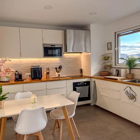 בית אירוח Sunny Double In 4br With Ac, Sea View Balcony, Workspace פונשל